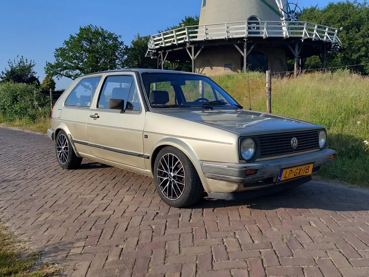 Volkswagen Golf 1.6 CL Bej - 2