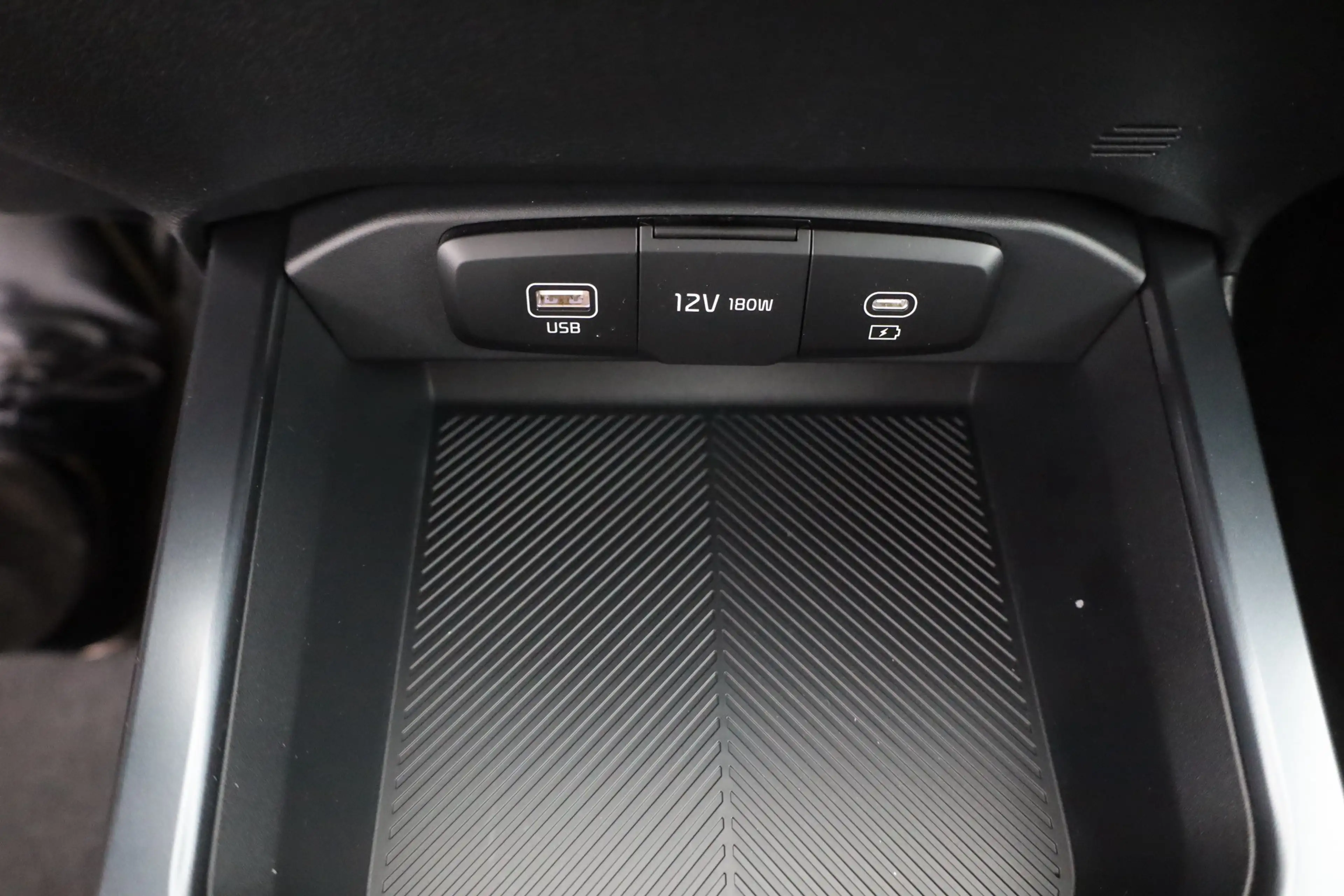 Kia XCeed 1.6 T-GDI Aut. n. Modell LED Navi Kamera — photo 13