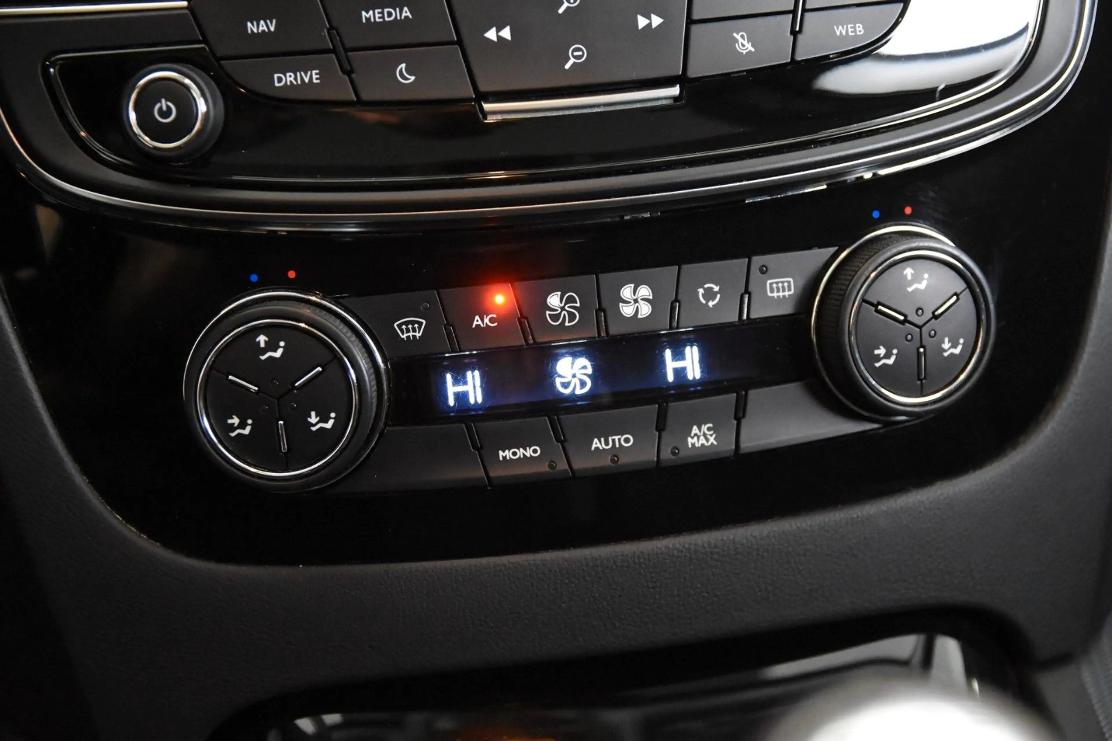 Peugeot 508 SW *Navi*Pano.*HUD*Park ass.* — photo 14