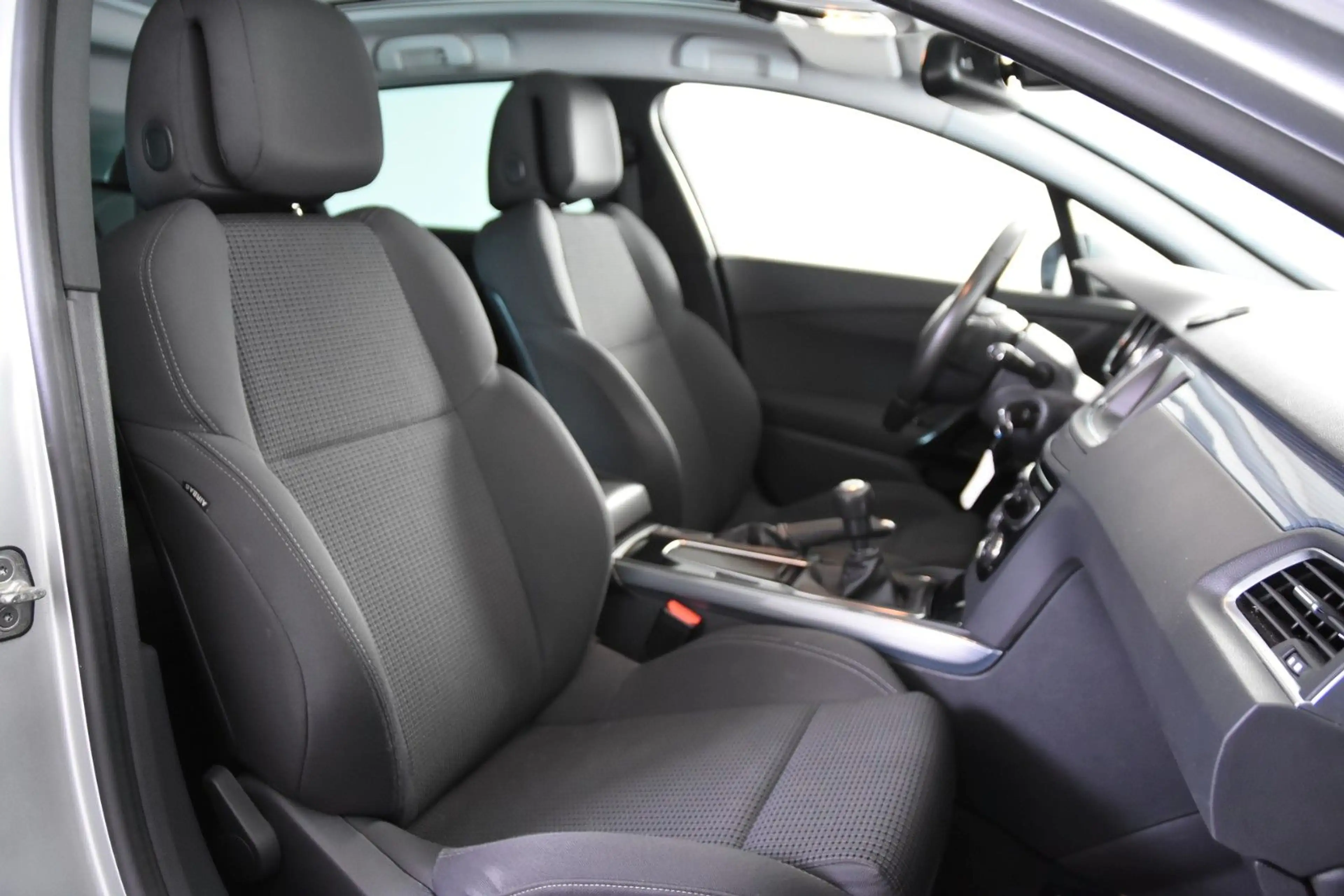 Peugeot 508 SW *Navi*Pano.*HUD*Park ass.* — photo 3