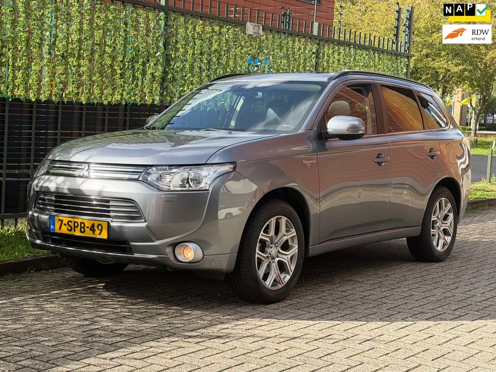 Mitsubishi Outlander 2013 из Европы — купить под ключ