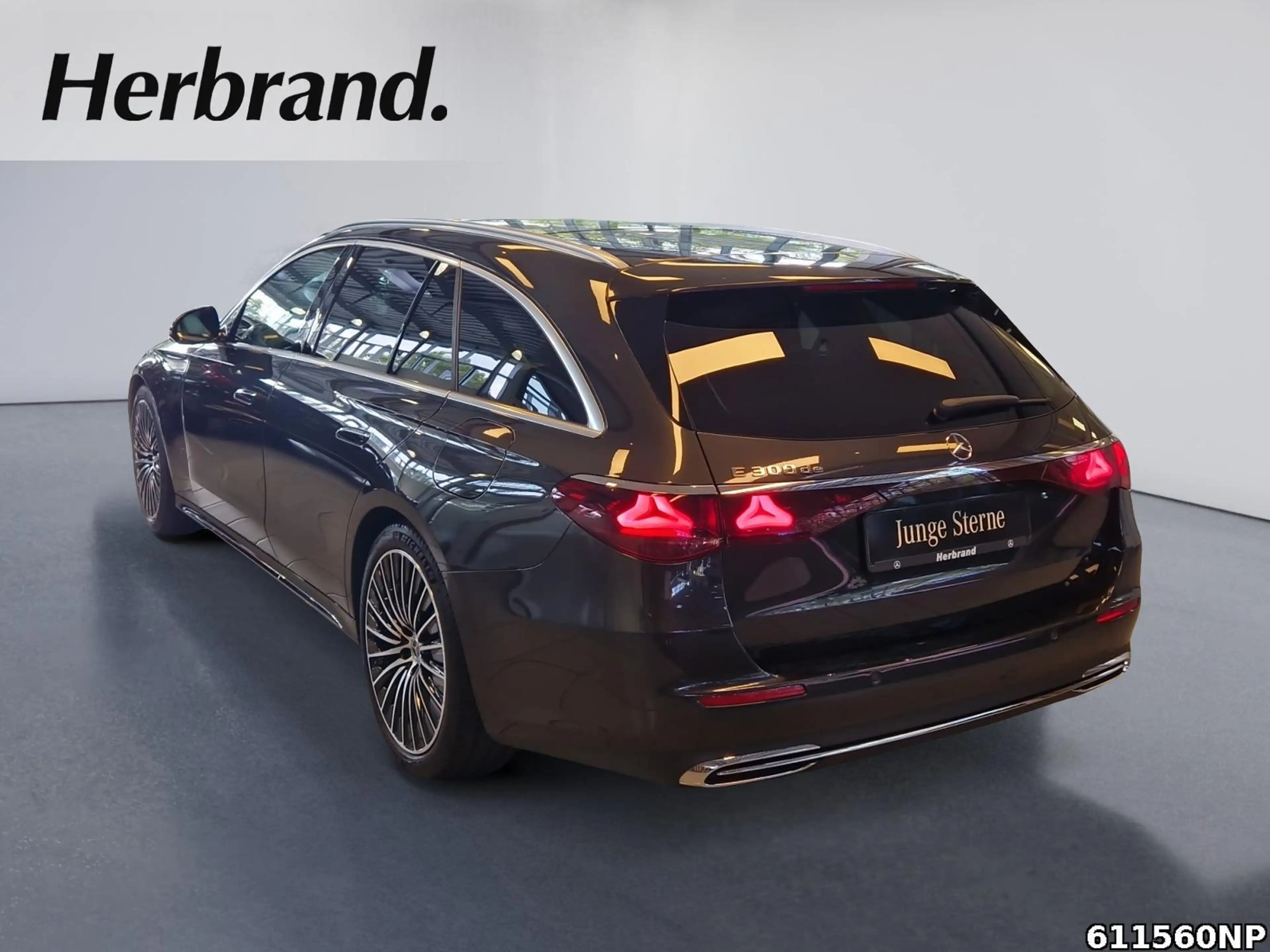 Mercedes-Benz E 300 T Exclusive  PanoAHK Digital-Light 360° — photo 4