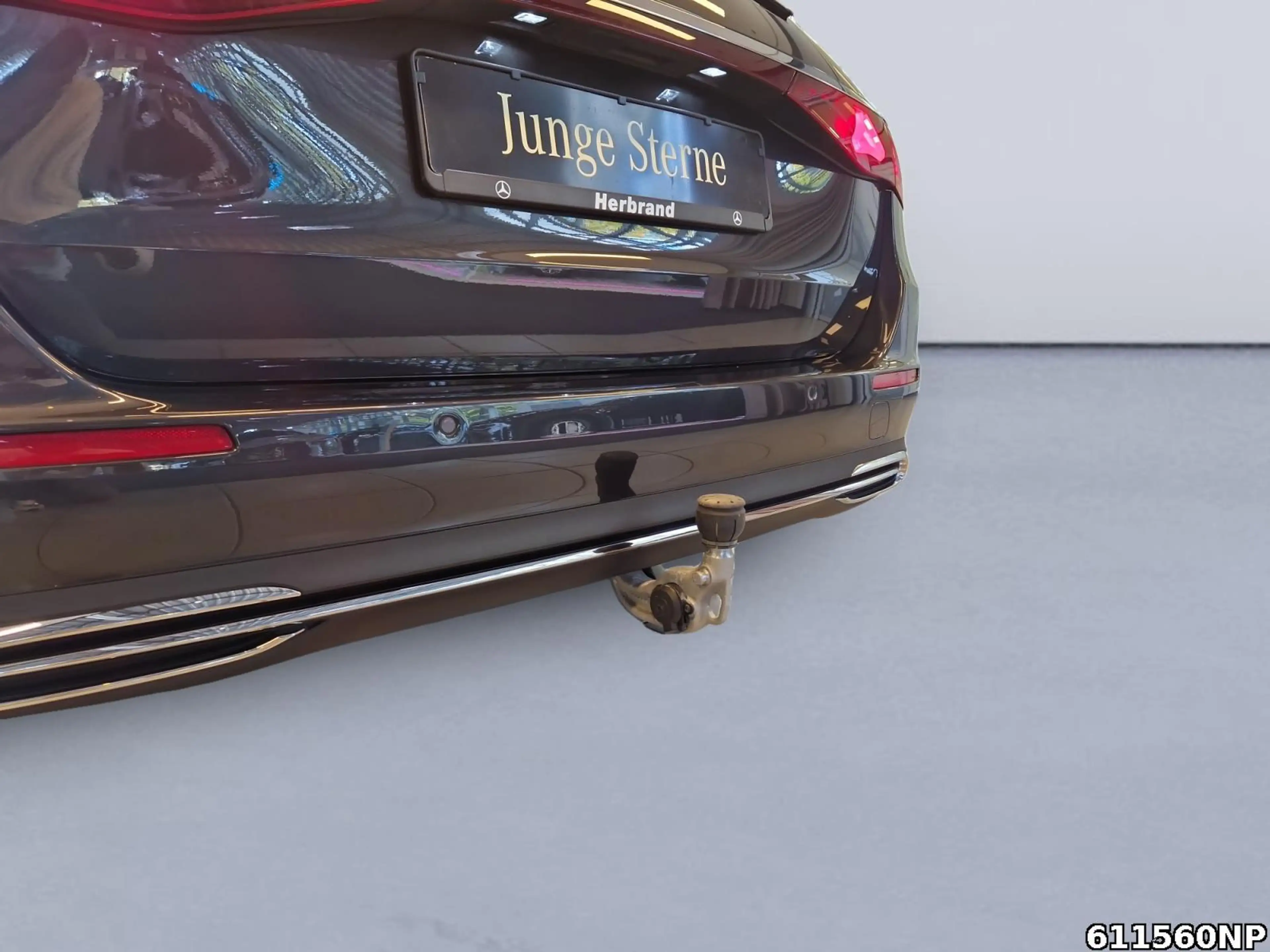 Mercedes-Benz E 300 T Exclusive  PanoAHK Digital-Light 360° — photo 14
