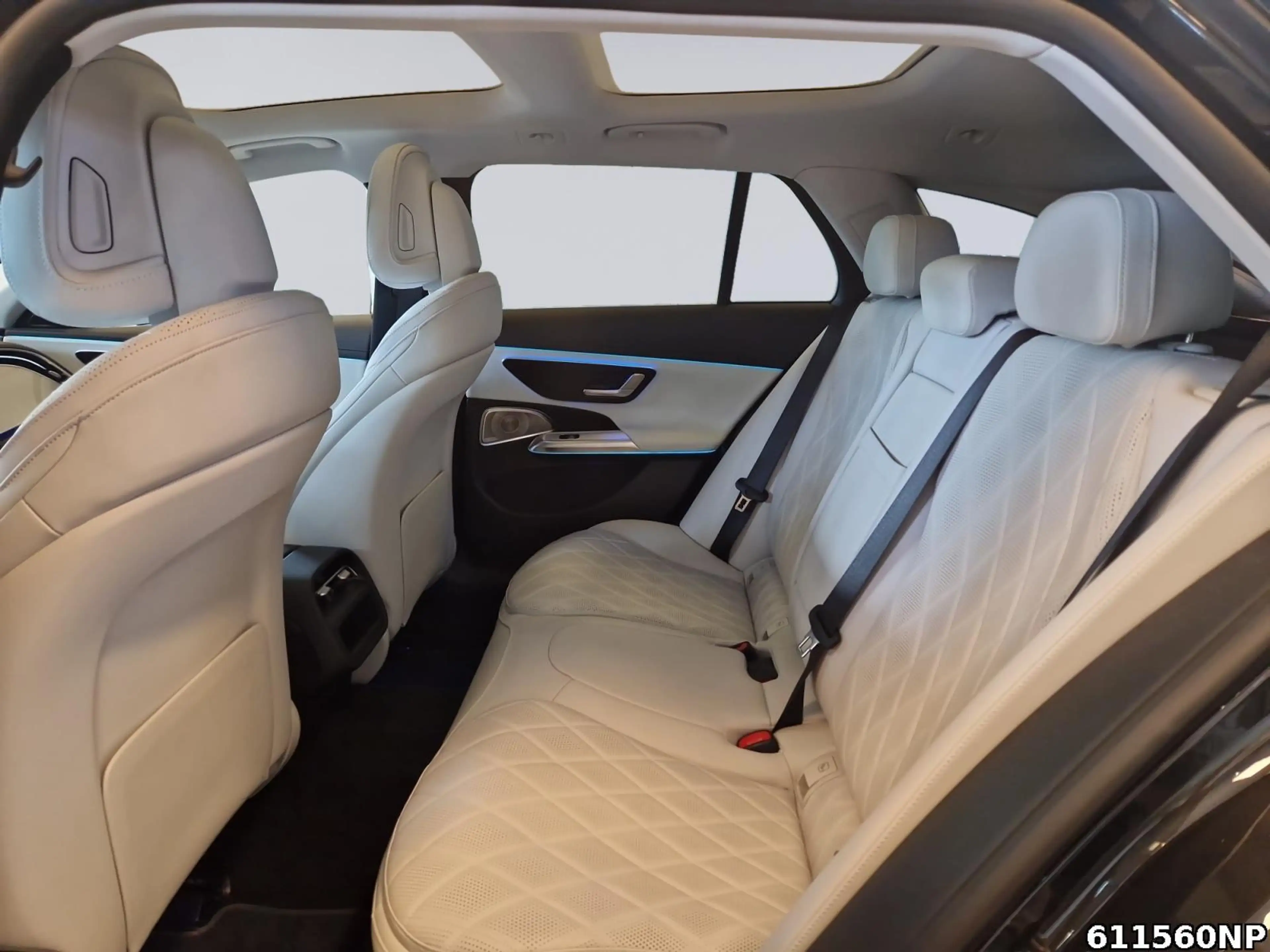 Mercedes-Benz E 300 T Exclusive  PanoAHK Digital-Light 360° — photo 11