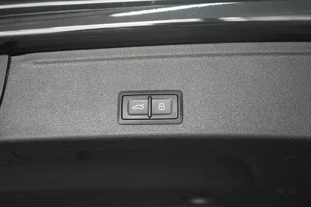 Audi A4 view 8