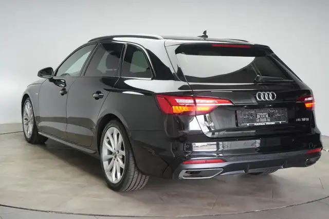 Audi A4 view 4