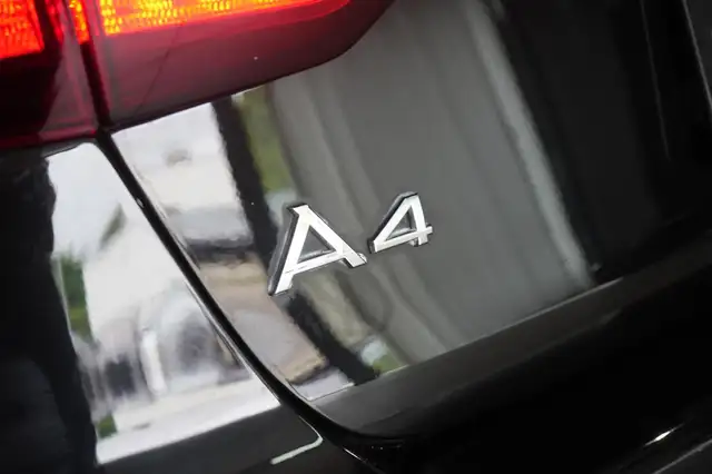 Audi A4 view 10