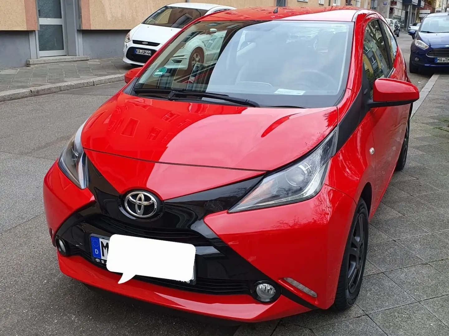 Toyota Aygo Aygo x-play touch Rot - 1