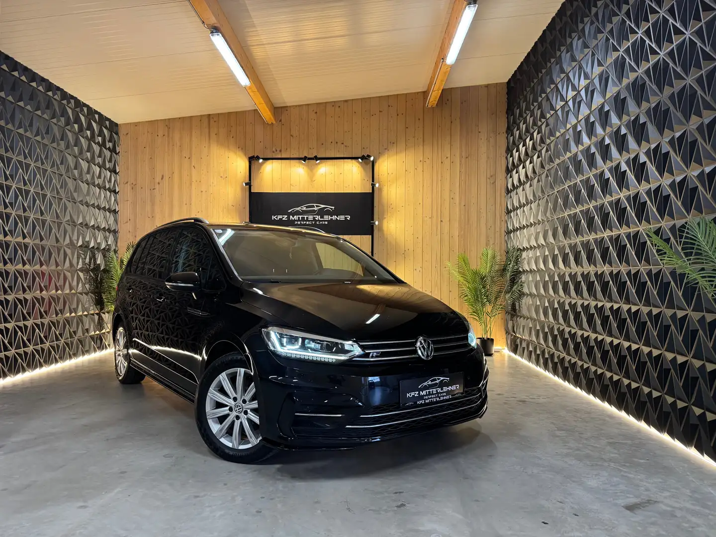 Volkswagen Touran Touran Comfortline 1,6 SCR TDI Comfortline Schwarz - 1