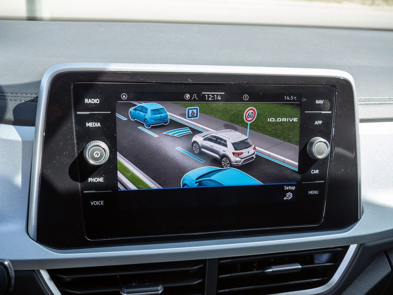 Volkswagen T-Roc 1.5 TSI Goal DSG App-Connect R-Kam LED — photo 12