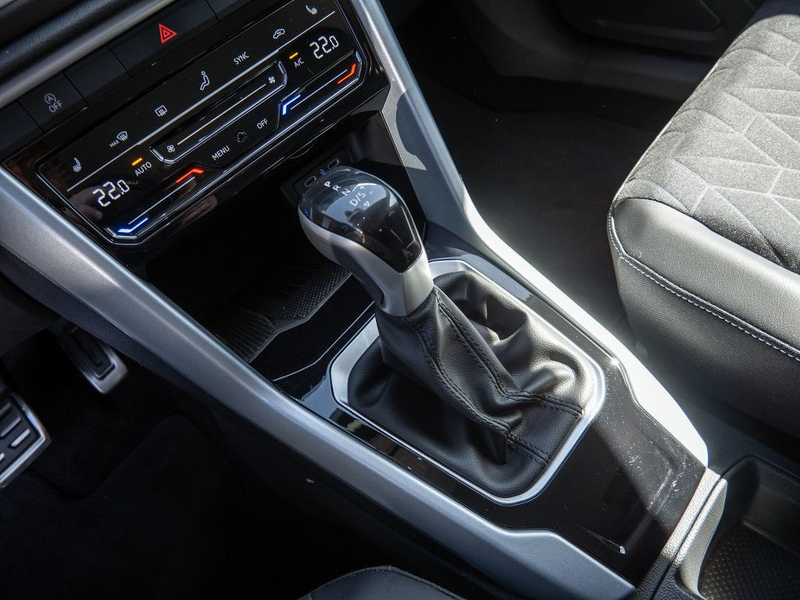 Volkswagen T-Roc 1.5 TSI Goal DSG App-Connect R-Kam LED — photo 15