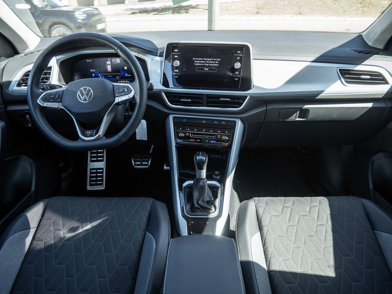 Volkswagen T-Roc 1.5 TSI Goal DSG App-Connect R-Kam LED — photo 9