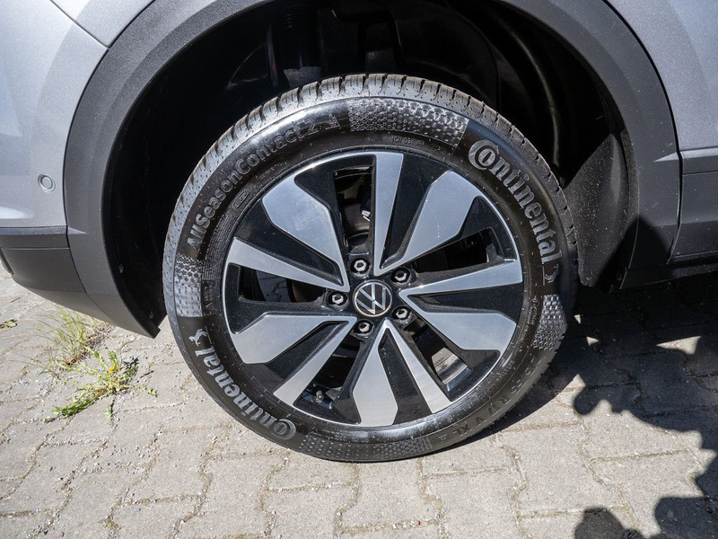 Volkswagen T-Roc 1.5 TSI Goal DSG App-Connect R-Kam LED — photo 6