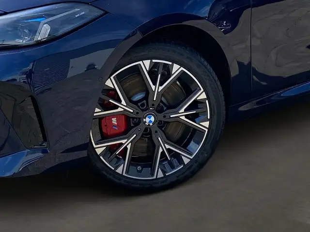 BMW 1 Series view 6