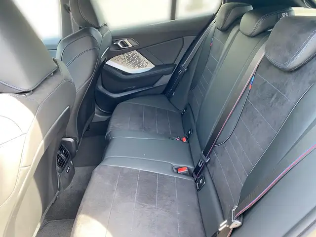 BMW 1 Series view 11
