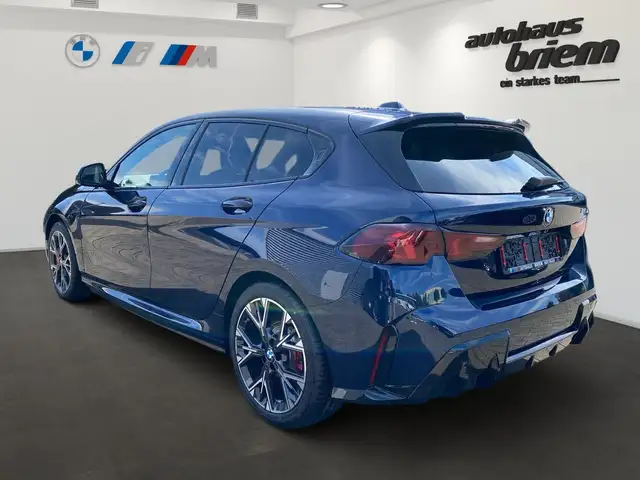 BMW 1 Series view 4