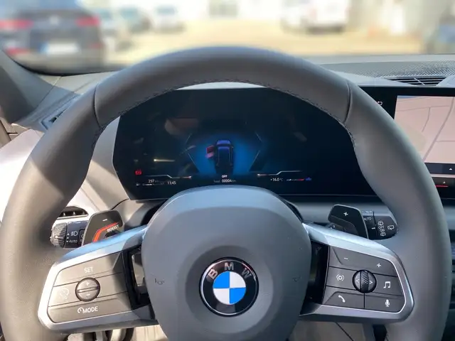 BMW 1 Series view 8