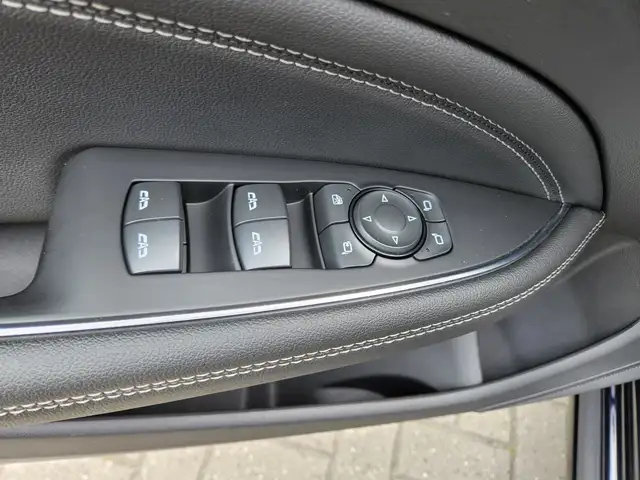 Opel Insignia view 6