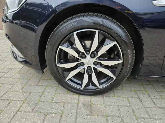 Opel Insignia view 4