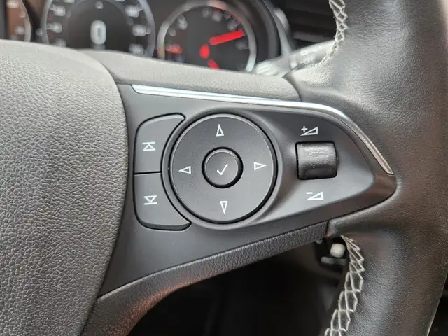 Opel Insignia view 18