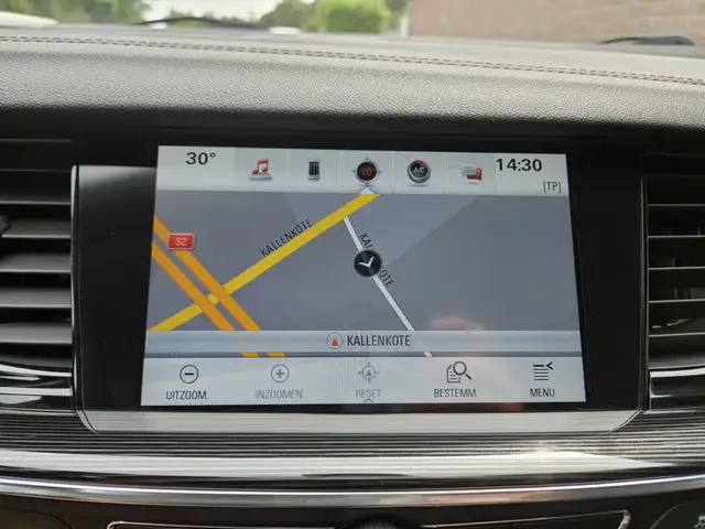Opel Insignia view 11
