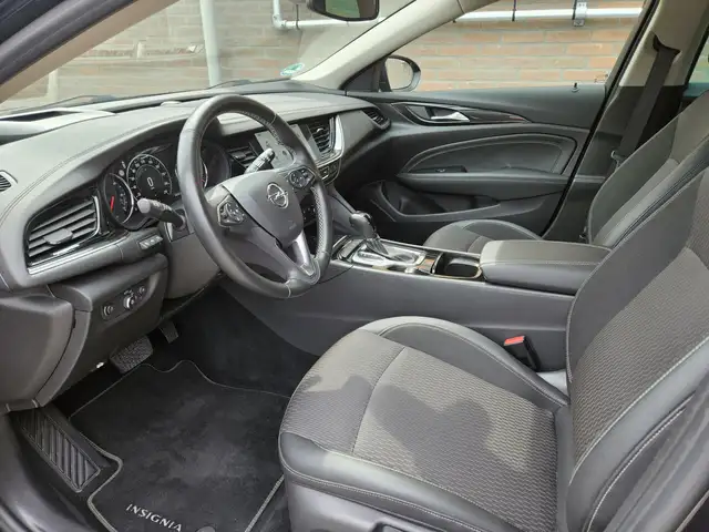 Opel Insignia view 5