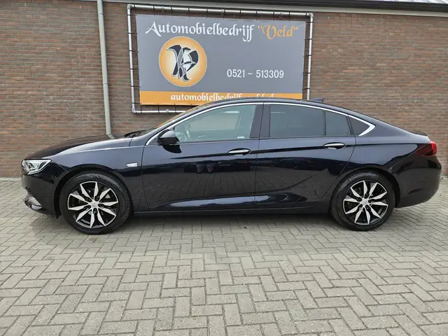 Opel Insignia view 3
