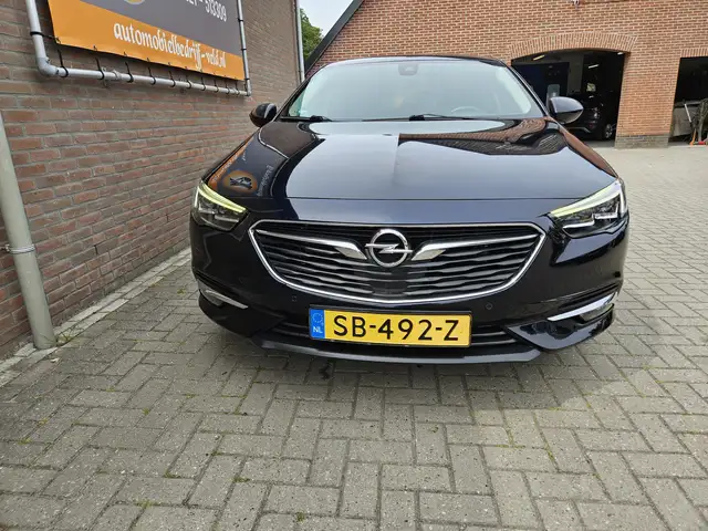 Opel Insignia view 2