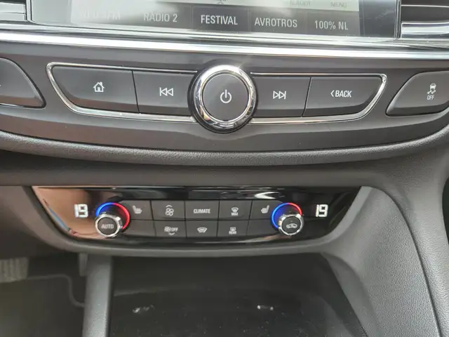 Opel Insignia view 12