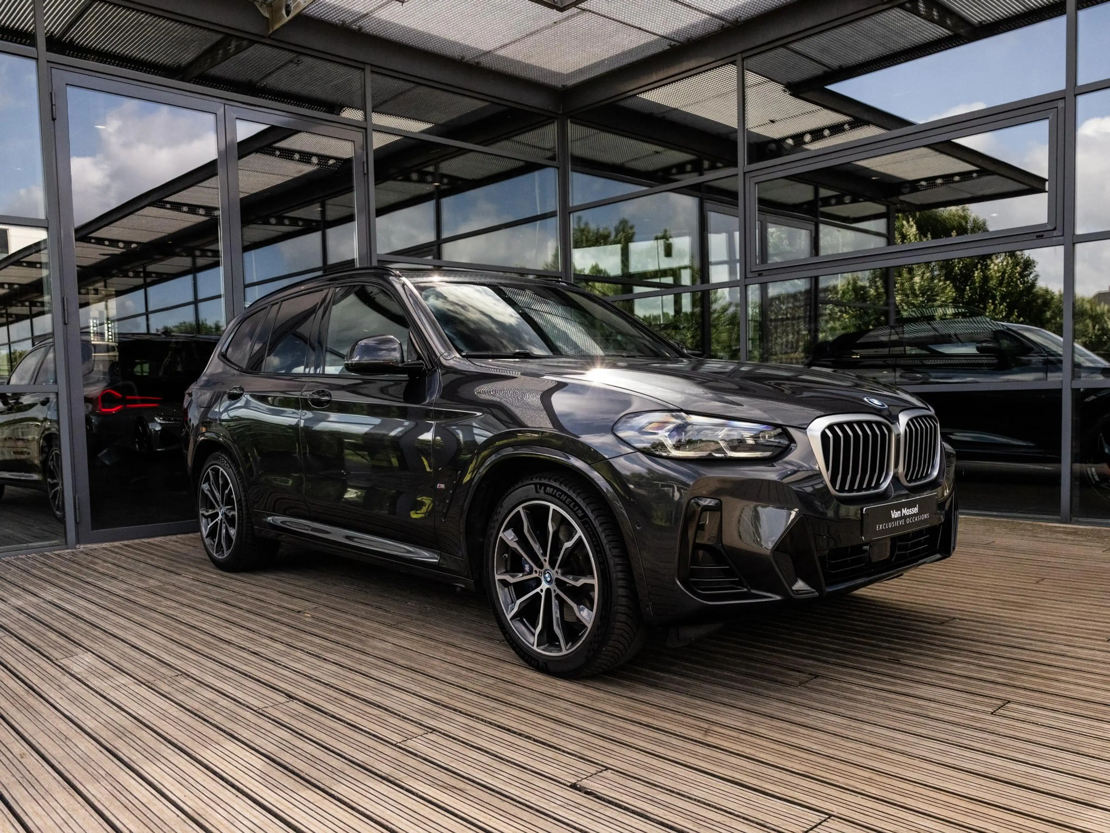 BMW X3 xDrive30e High Executive | M-SPORT | 20 INCH | HAR — photo 3