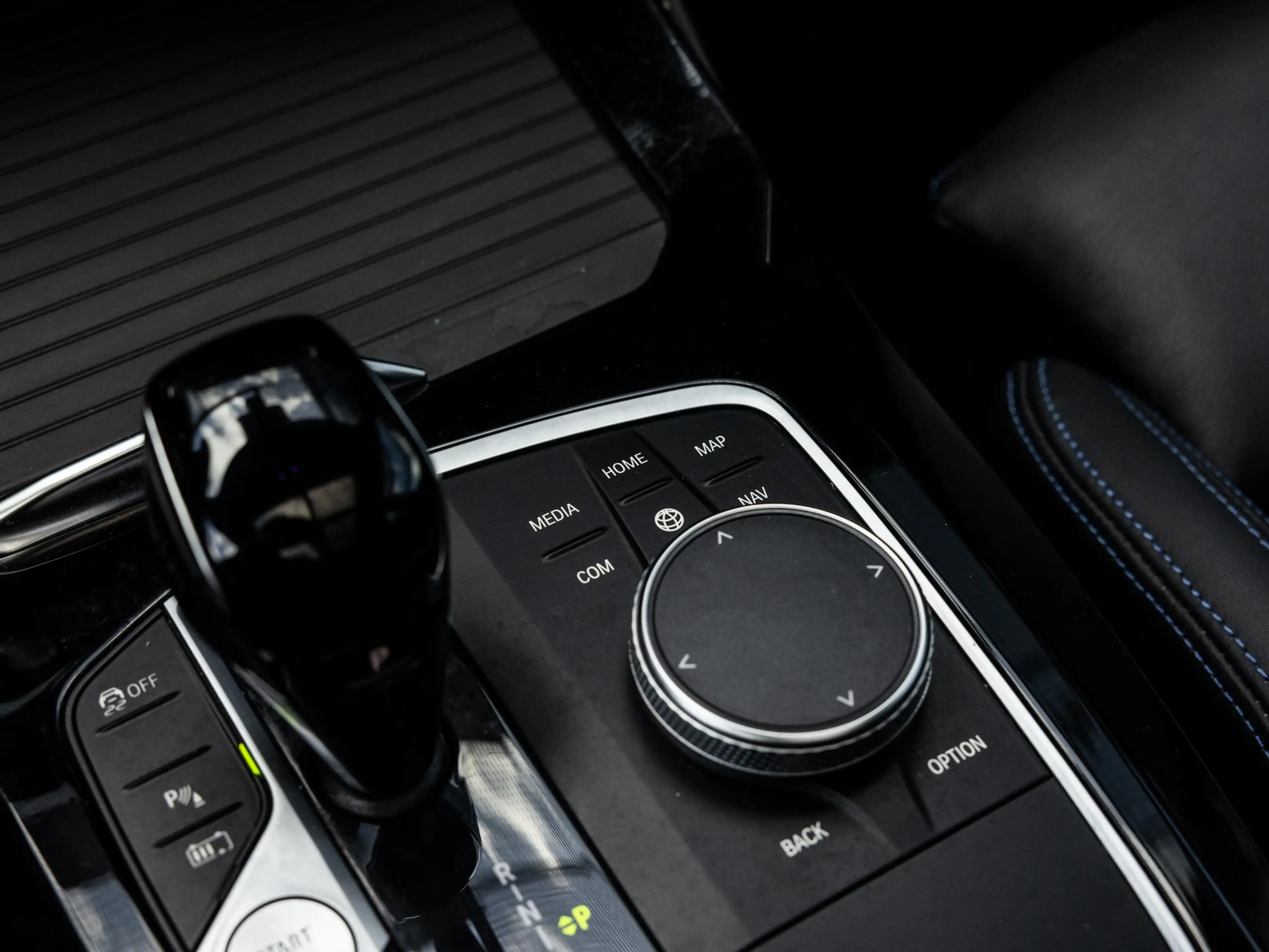 BMW X3 xDrive30e High Executive | M-SPORT | 20 INCH | HAR — photo 14