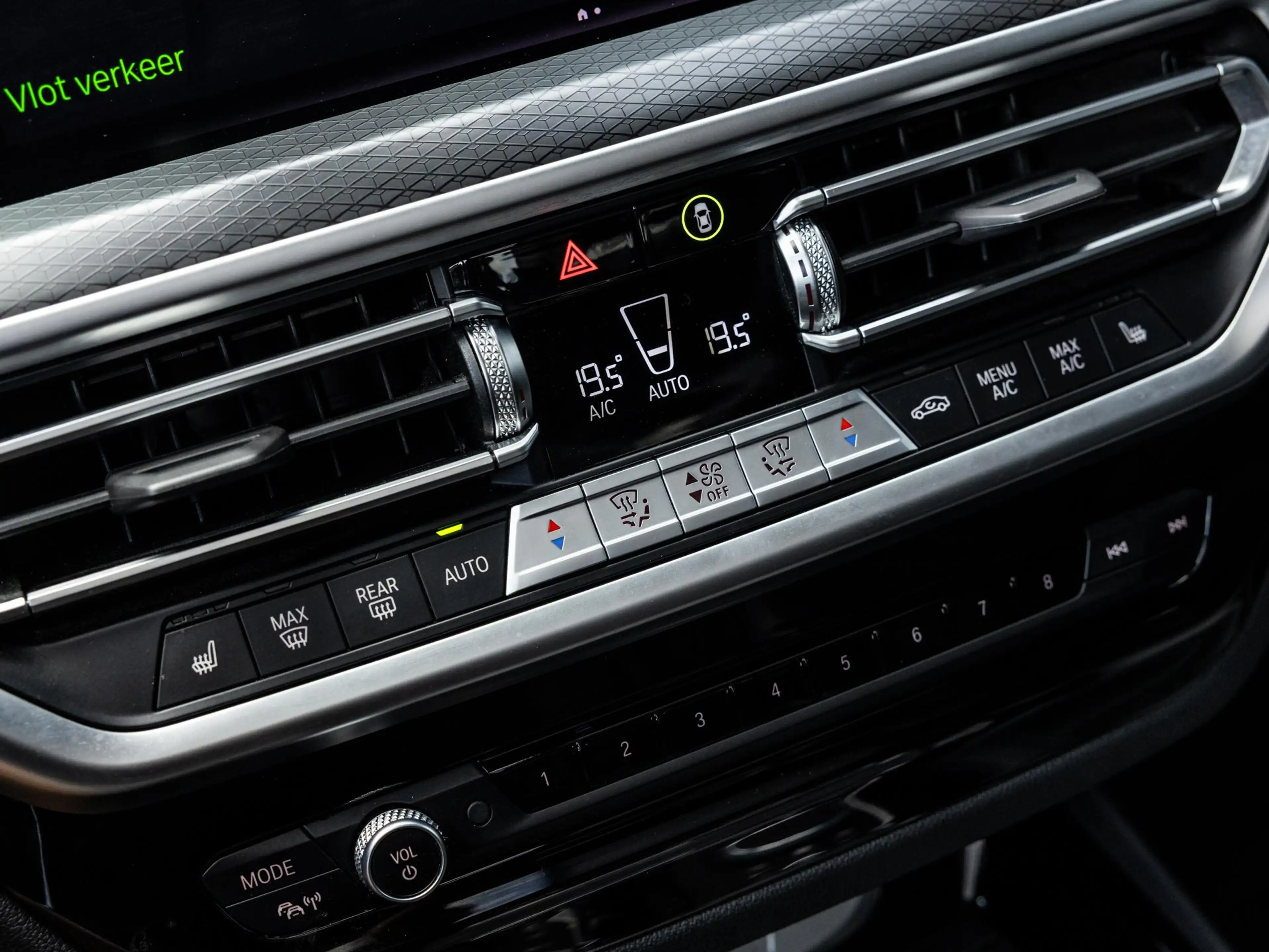 BMW X3 xDrive30e High Executive | M-SPORT | 20 INCH | HAR — photo 13