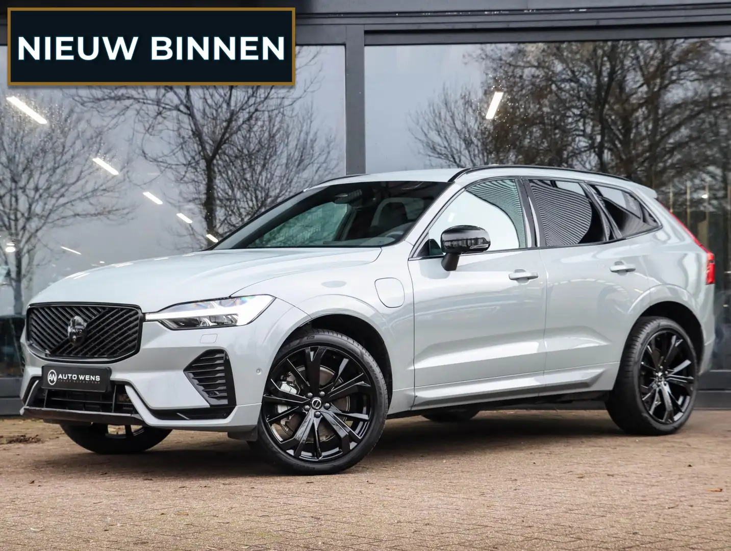 Volvo XC60 2.0 T6 Plug-in hybrid AWD Plus Dark Gris - 1