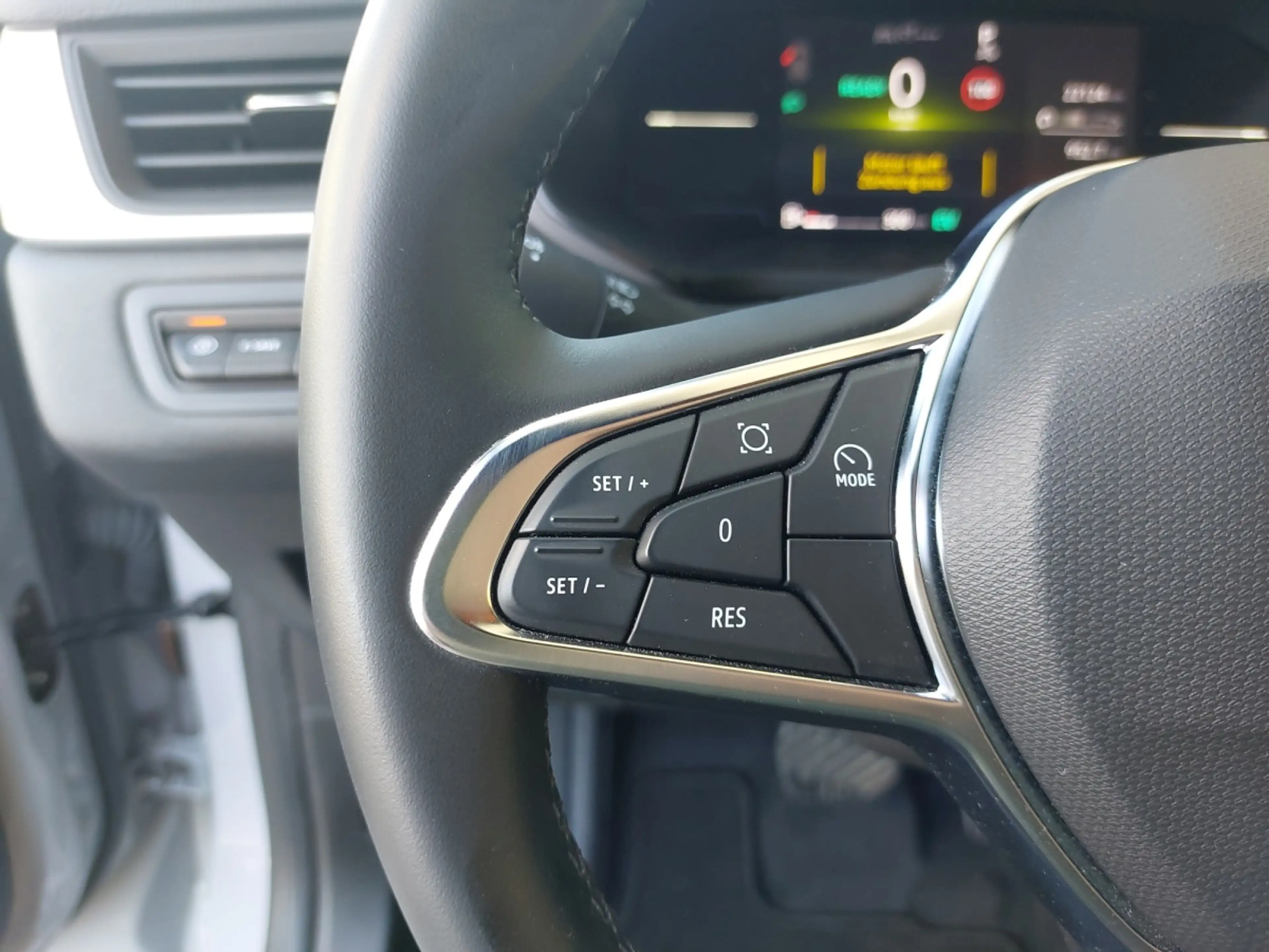 Renault Symbioz E-Tech Hybrid 145 Evolution Aut. — photo 16