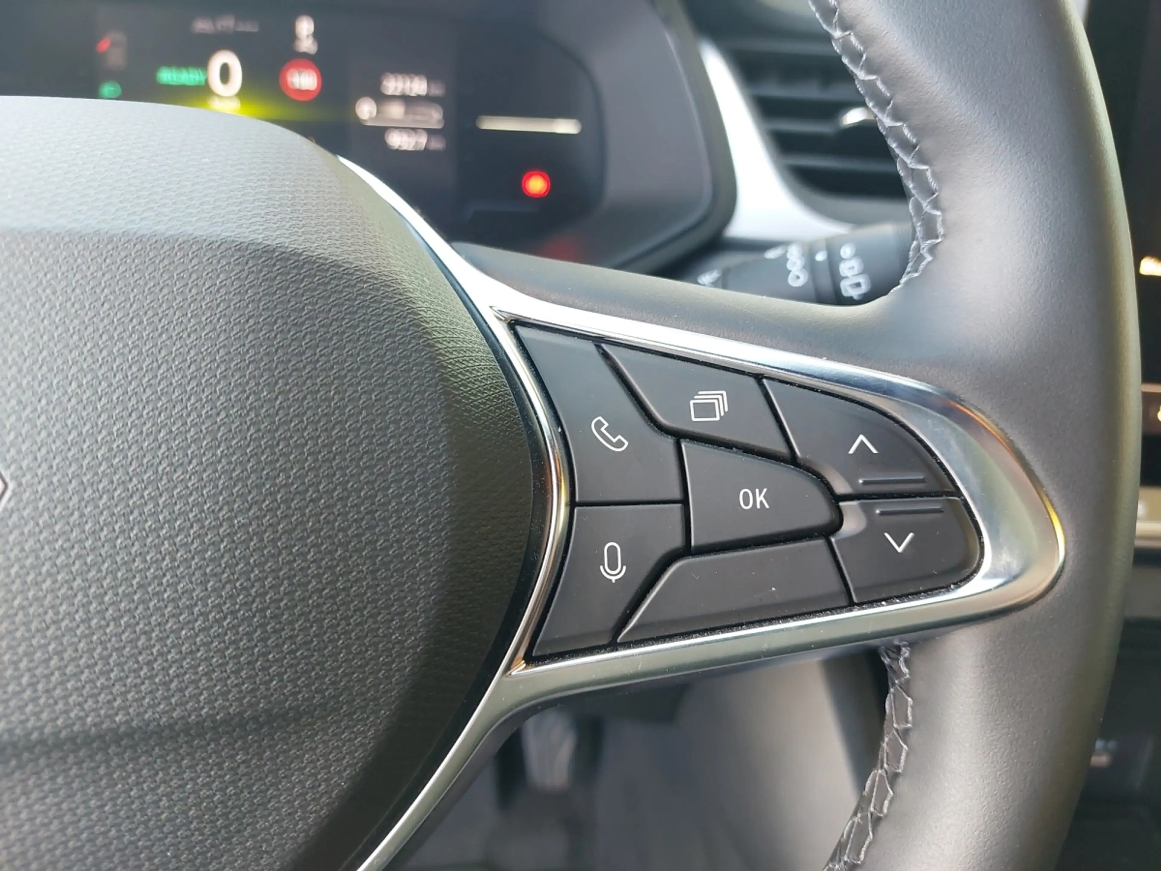 Renault Symbioz E-Tech Hybrid 145 Evolution Aut. — photo 17