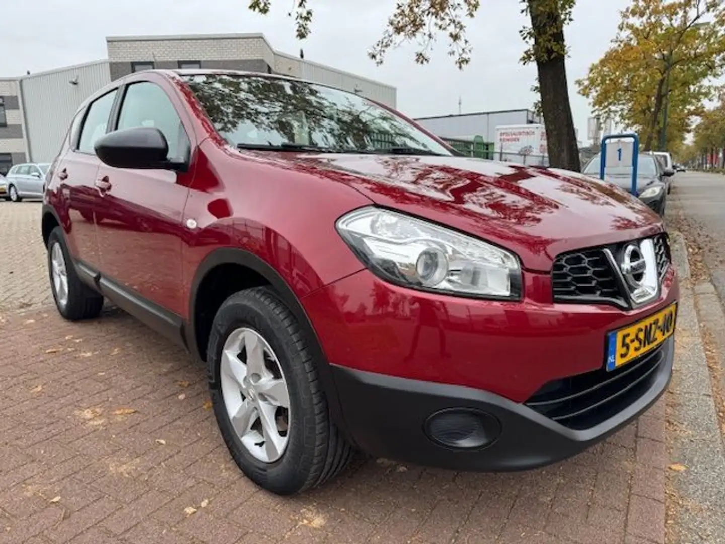 Nissan Qashqai 1.6 Visia 188.000km Airco,Cruisecontrol Rood - 1