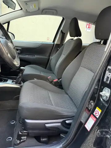 Toyota Yaris view 5