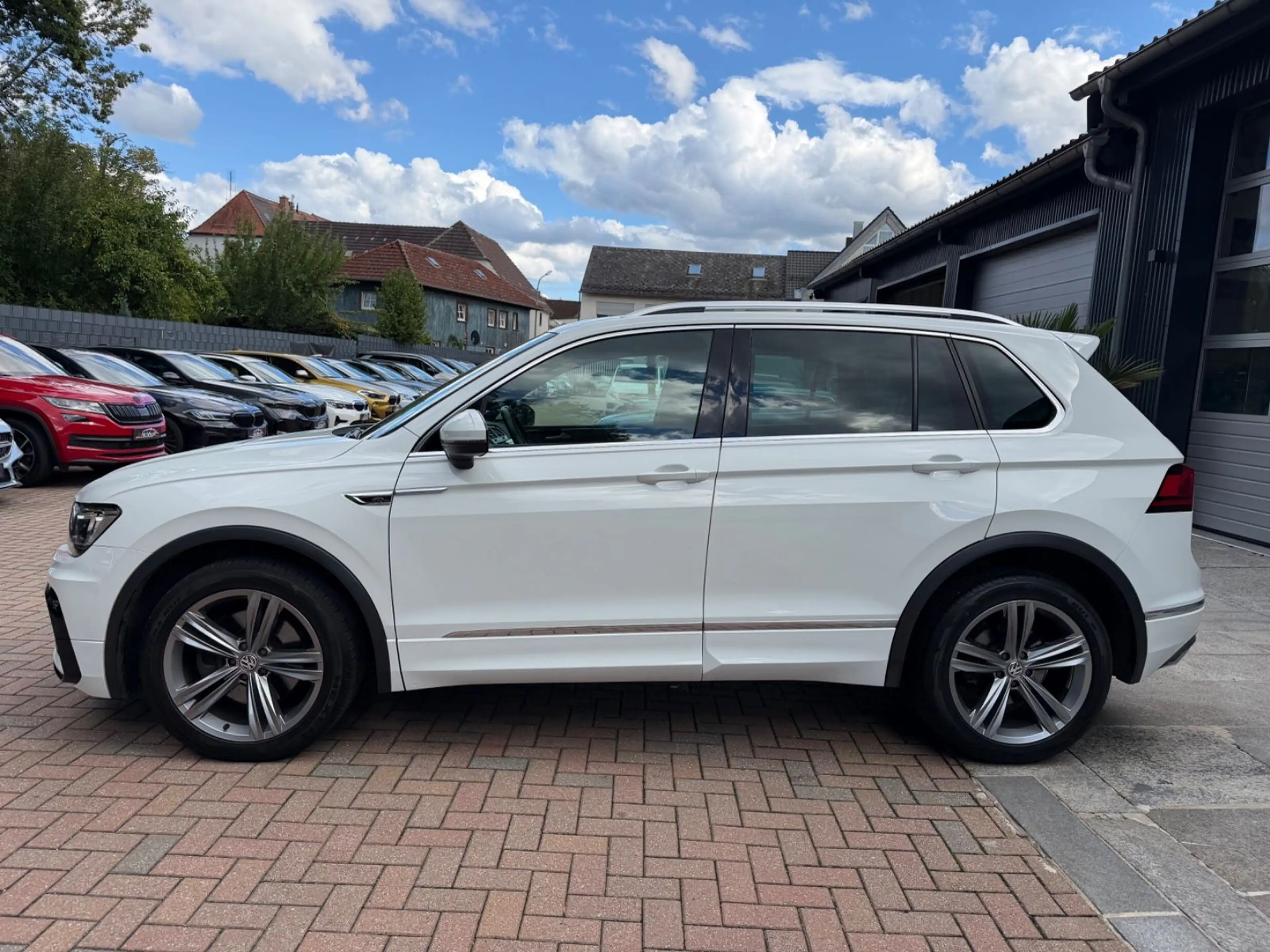 Volkswagen Tiguan Highline 2.0 TDI 4Motion 1.Hand Panorama — photo 9