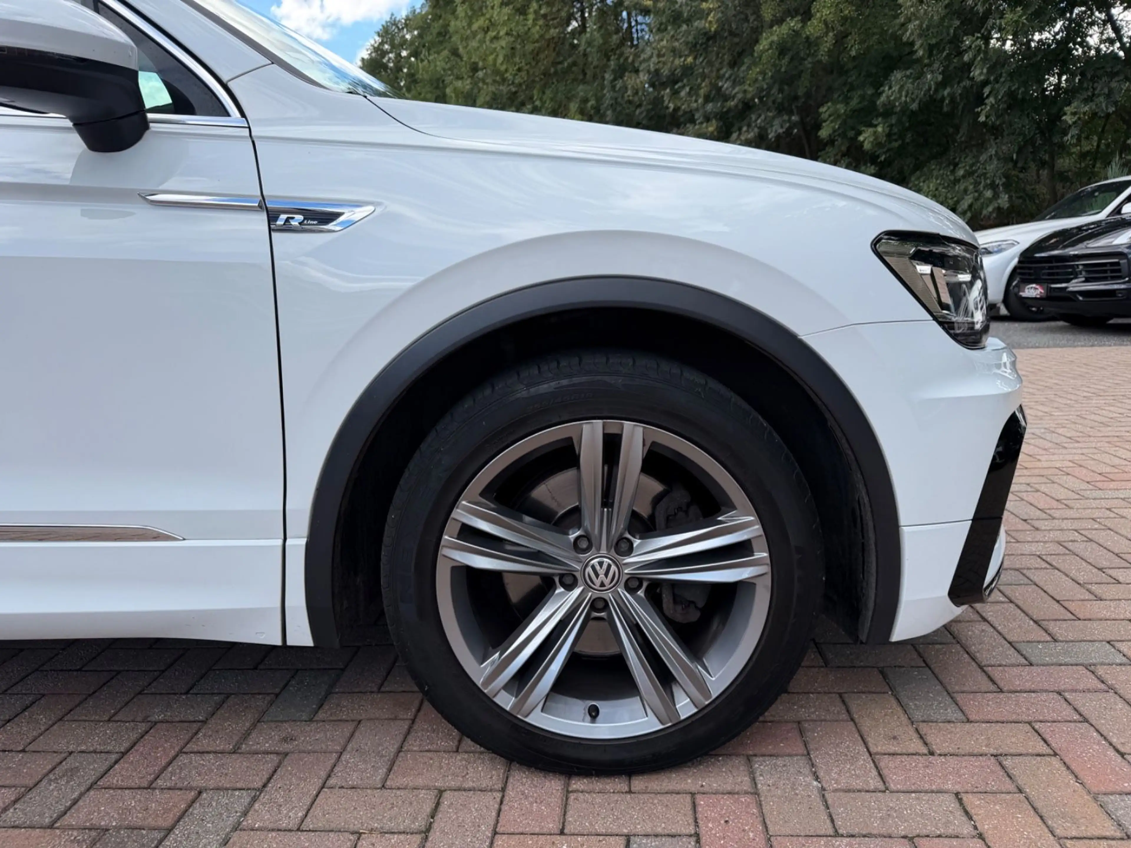 Volkswagen Tiguan Highline 2.0 TDI 4Motion 1.Hand Panorama — photo 4
