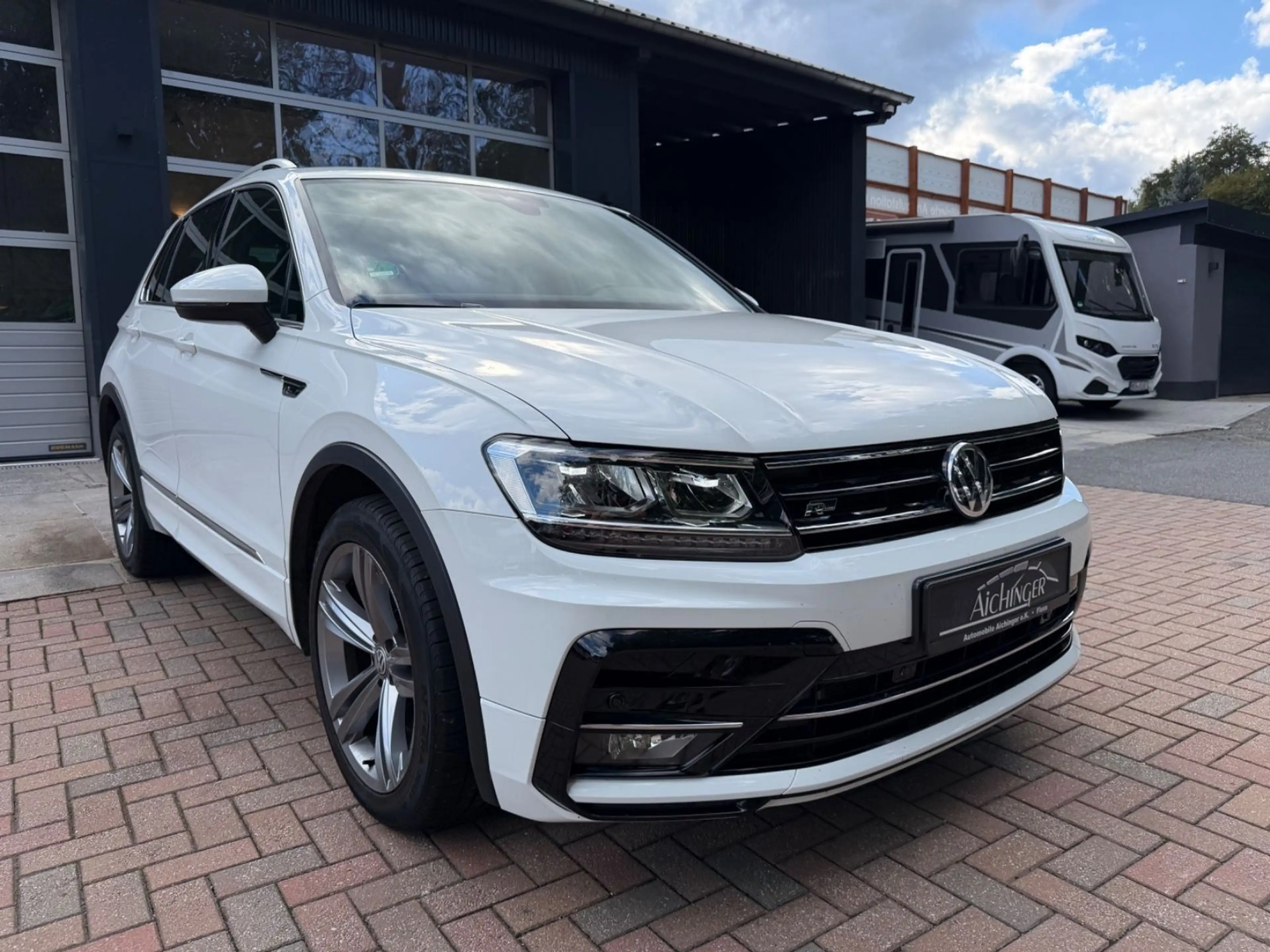 Volkswagen Tiguan Highline 2.0 TDI 4Motion 1.Hand Panorama — photo 3