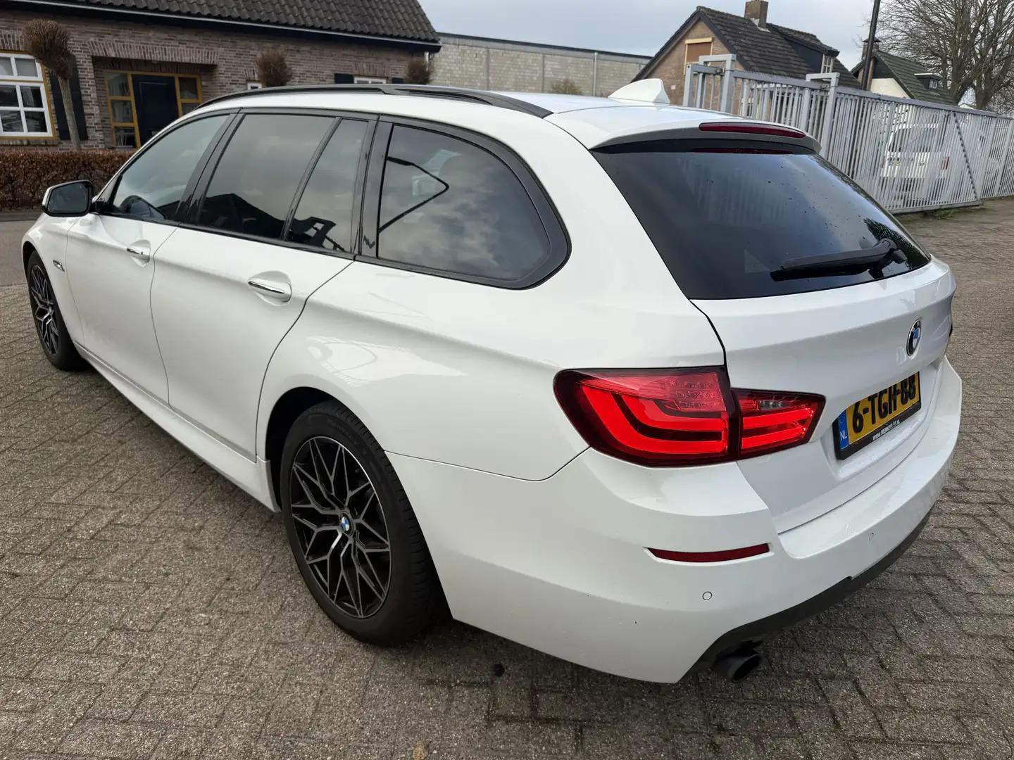 BMW 535 5-serie Touring 535d High Executive White - 2