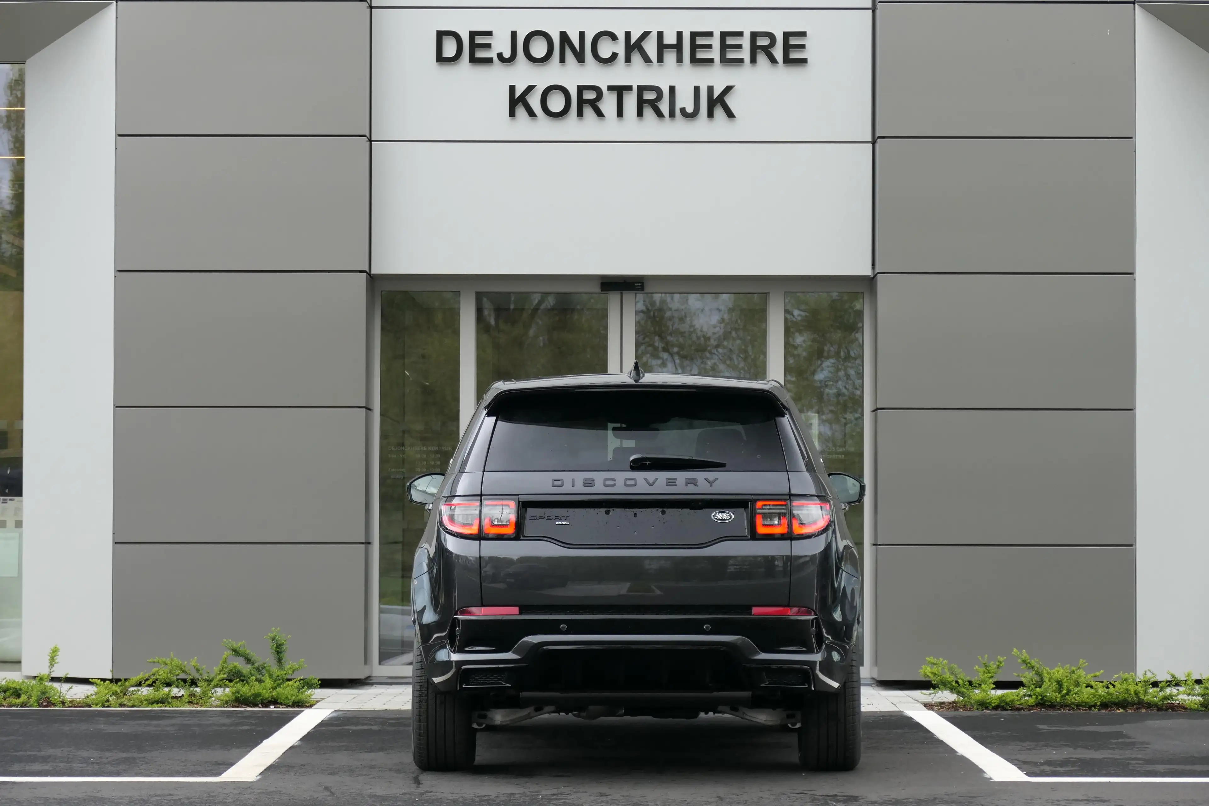 Land Rover Discovery Sport - P300e R-DYNAMIC SE — photo 5