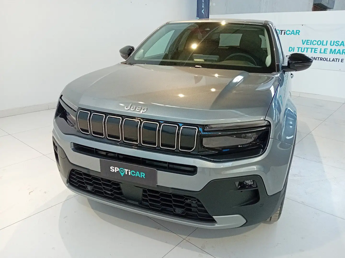 Jeep Avenger Avenger 1.2 Turbo 110 CV MHEV Summit Grijs - 2