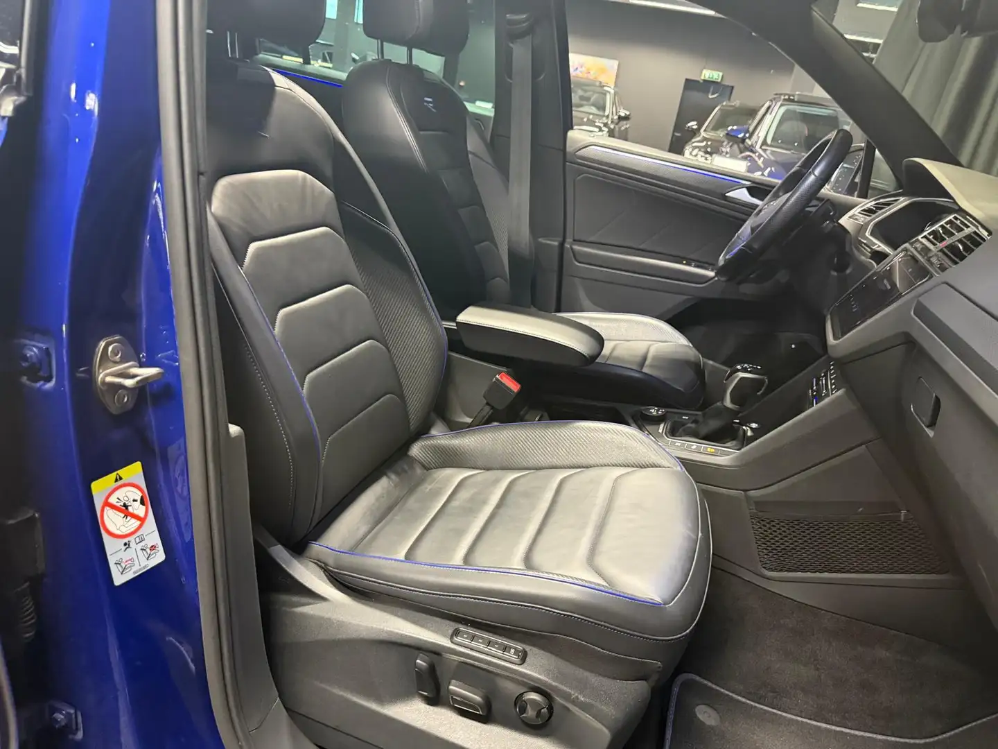 Volkswagen Tiguan 2.0 TSI R 4Motion FULL|PANO|KEYLESS|HEADUP|MEMORY| Blauw - 2