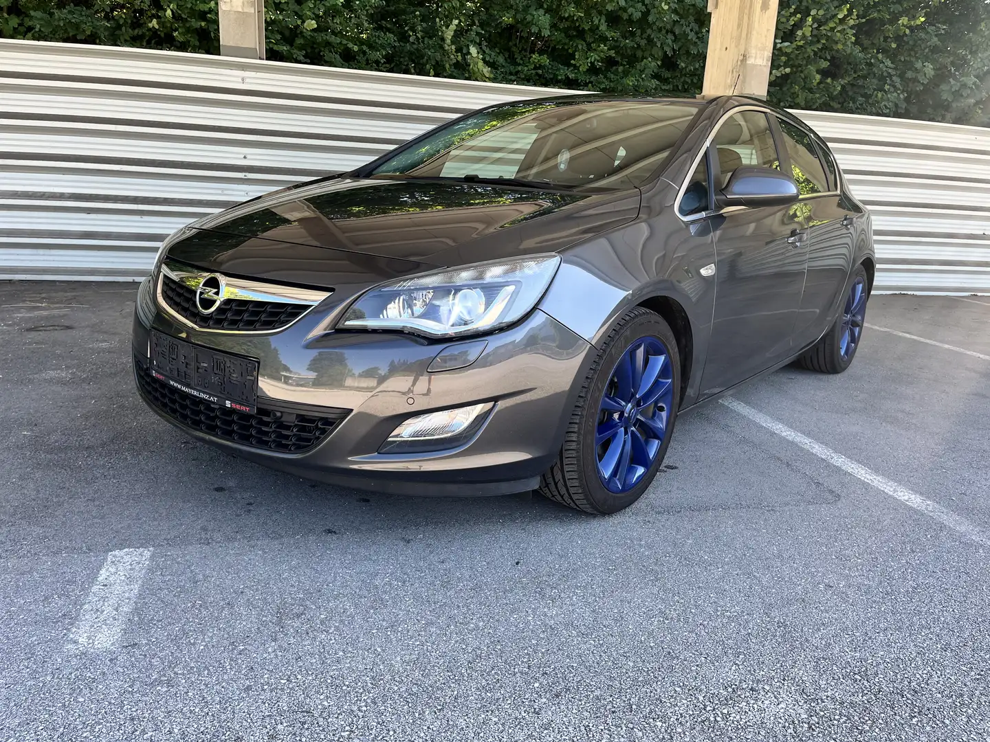 Opel Astra 1.6 Turbo Sport - 2