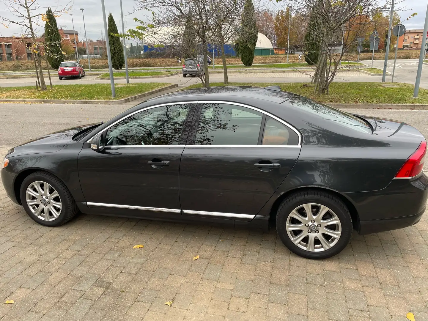 Volvo S80 2.0 d3 Momentum geartronic E5 Szary - 1