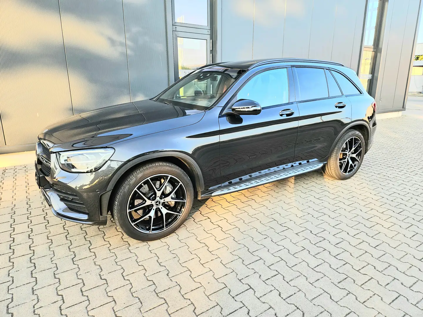 Mercedes-Benz GLC 220 d 4M AMG+ AHK Pano HUD Stdhzg. Distronic VC Grijs - 1