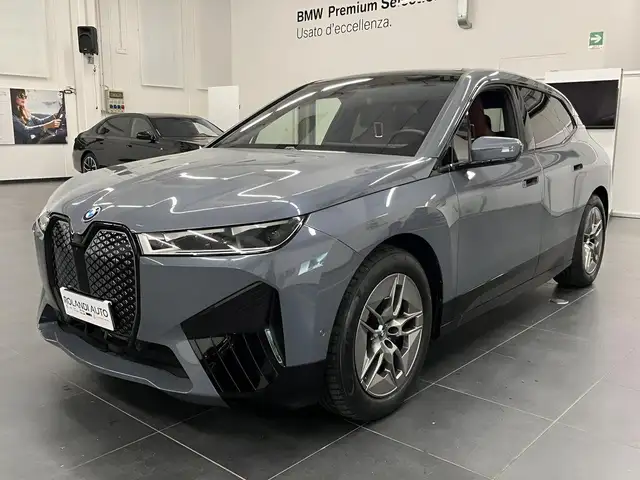 BMW iX xdrive50 pacchetto sportivo
