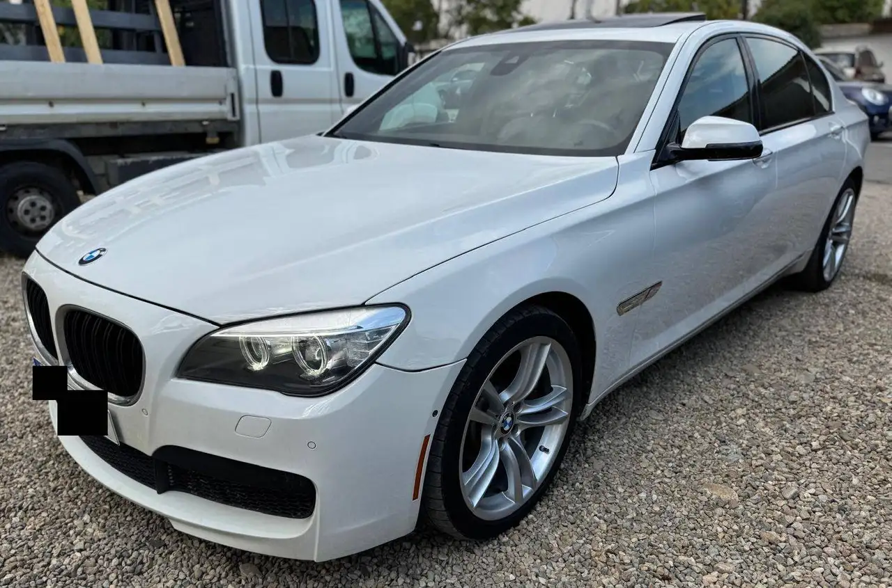 BMW 750
