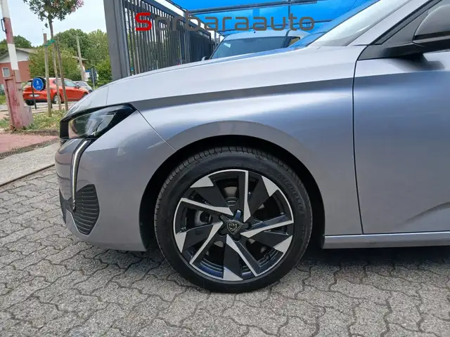 Peugeot 308 view 8
